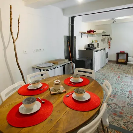 Holiday home Gorgeous In With Kitchenette *
