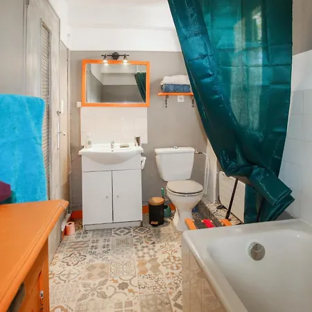 Holiday home Gorgeous In With Kitchenette