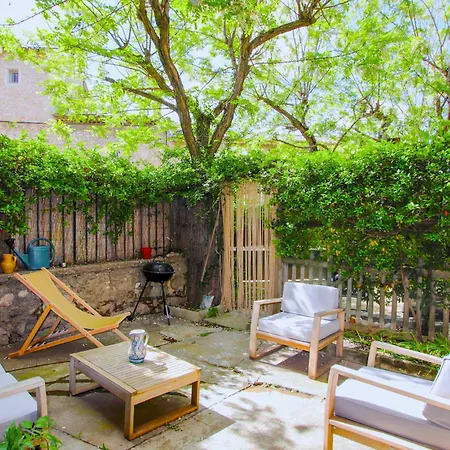 Holiday home Gorgeous In With Kitchenette Eygalieres (Bouches-du-Rhone)