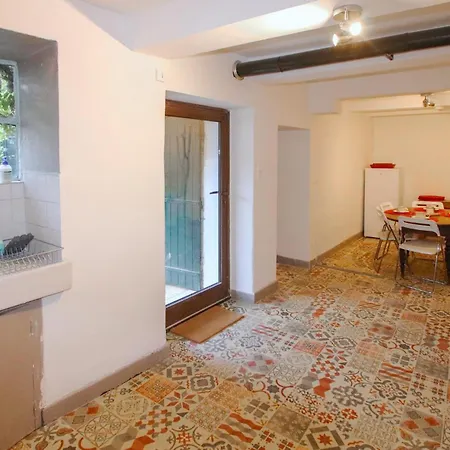 Holiday home Gorgeous In With Kitchenette *