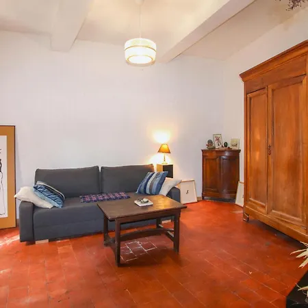 Holiday home Gorgeous In With Kitchenette