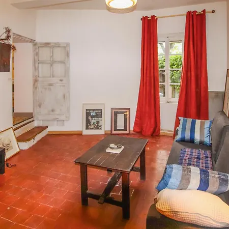 Holiday home Gorgeous In With Kitchenette *